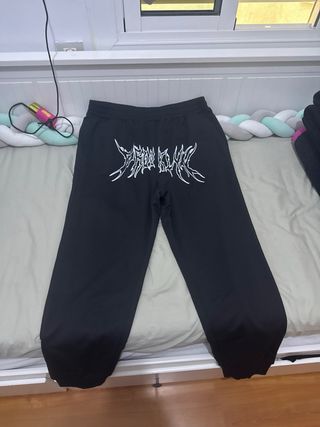 Conjunto deportivo negro