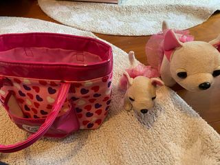 Peluche ChiChi Love en bolso de corazones