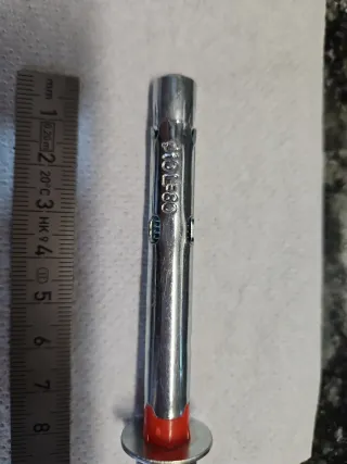 Tornillos de expansión metálicos