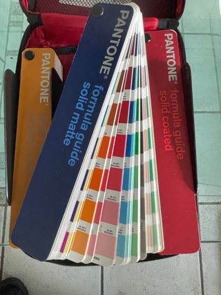 Guide colori Pantone con custodia