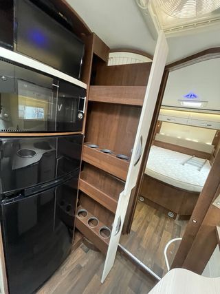 Autocaravana integral cama isla