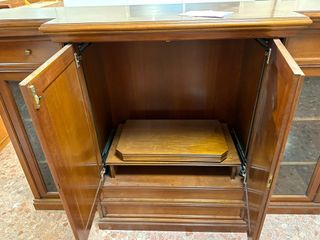 Mueble Vitrina Madera y Cristal