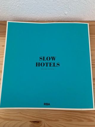 Revista /libro tapa blanda Slow hotels.