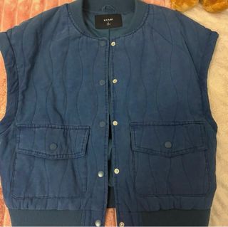 Chaquetón azul acolchado