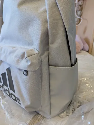 Mochila Adidas Gris nueva