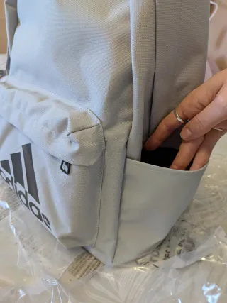 Mochila Adidas Gris nueva