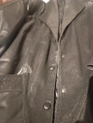 Chaqueta de cuero con estampado leopardo