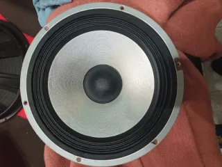 Se vende el conjunto de 4 altavoces y etapa de p..
