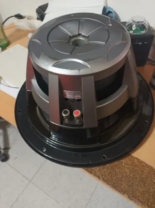 Se vende el conjunto de 4 altavoces y etapa de p..