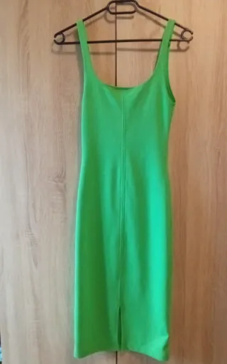 Vestido verde ceñido