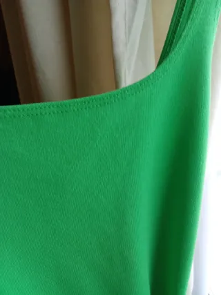Vestido verde ceñido