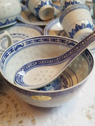 Tè, caffè, zuppa, porcellana nuova, vedi foto e testo.