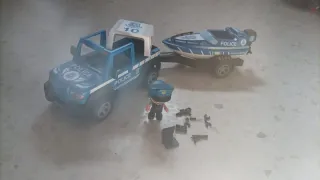 Coche y Lancha Policía Pin y Pon