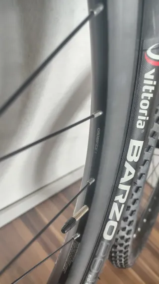 Ruedas Mavic Crossride 1 + Vittoria Barzo 29