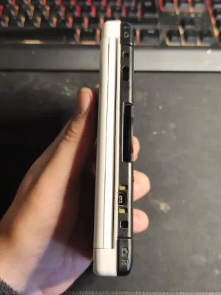 Nintendo 3DS XL con caricatore e stilo