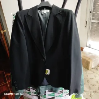 Americana negra elegante. Sin estrenar.