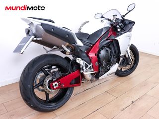 YAMAHA YZF R1