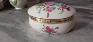 Piccolo portagioie decorato