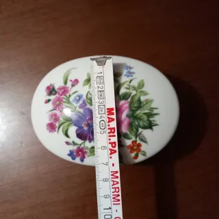Piccolo portagioie decorato