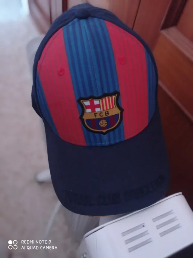 Gorra FC Barcelona Rayas Azul/Rojo