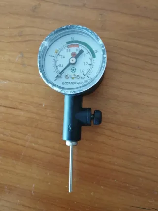 Misuratore di pressione per palloni Boomerang