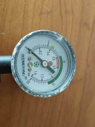 Misuratore di pressione per palloni Boomerang