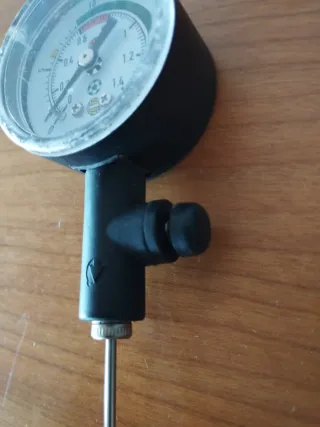 Misuratore di pressione per palloni Boomerang