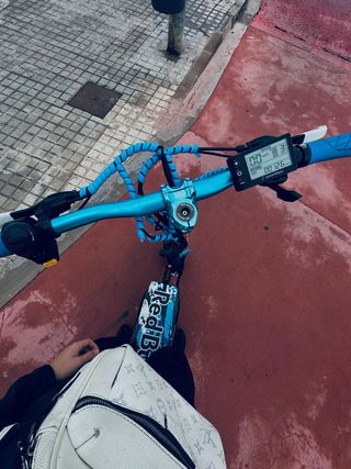 Patín Eléctrico Azul Red Bull