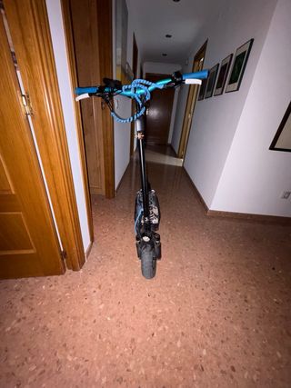 Patín Eléctrico Azul Red Bull