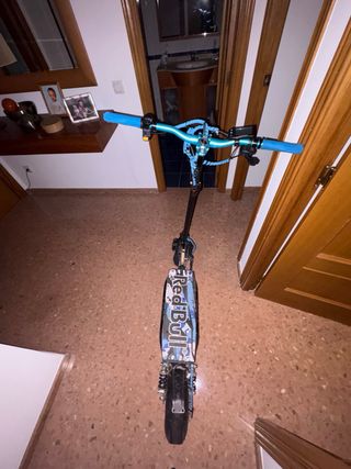 Patín Eléctrico Azul Red Bull