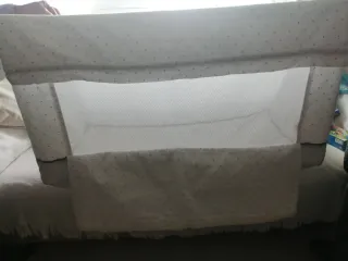 Minicuna con estampado de puntos