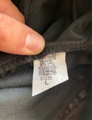 Pantalón cuero negro tachuelas