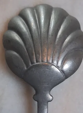 Cucchiaio vintage stile Liberty a conchiglia