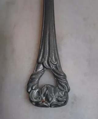 Cucchiaio vintage stile Liberty a conchiglia