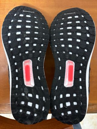 Zapatillas Adidas Negras y Blancas