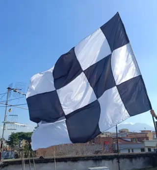 Bandiera bianconera 280x210cm cucita a mano