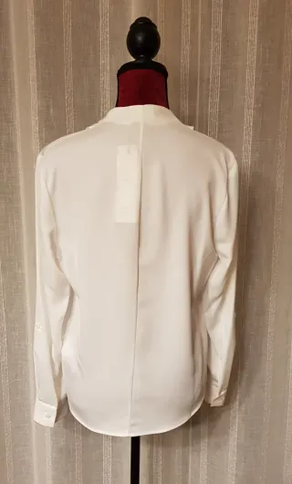 Camisa cuello pico Calvin Klein Blanca