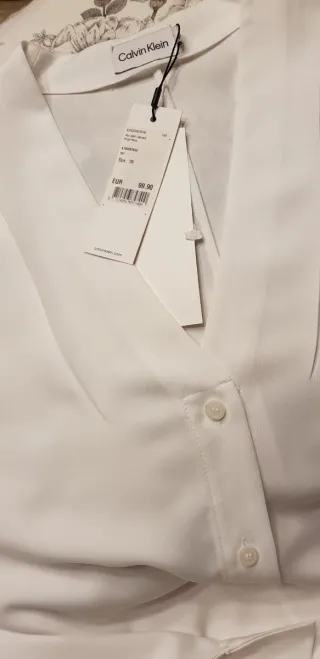 Camisa cuello pico Calvin Klein Blanca