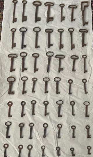 Lote 58 chiavi antiche in ferro
