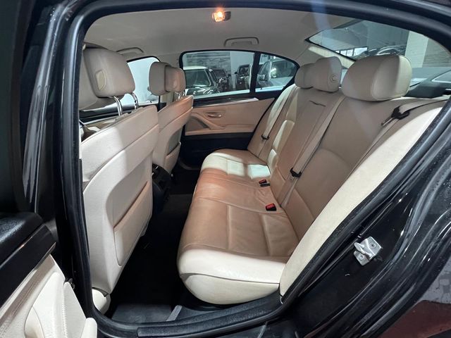 BMW Serie 5 528 i 2011