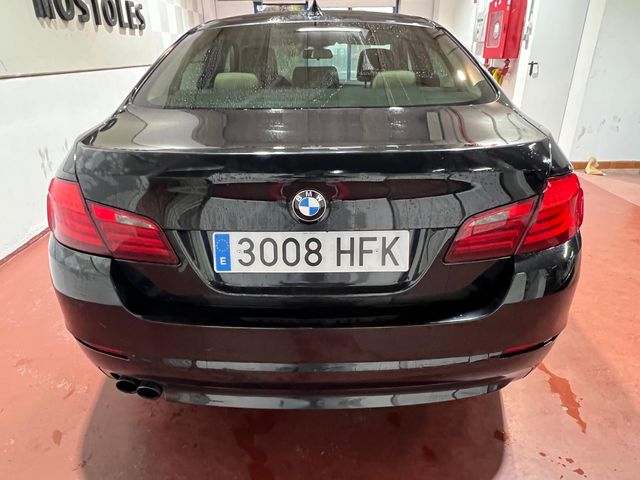 BMW Serie 5 528 i 2011