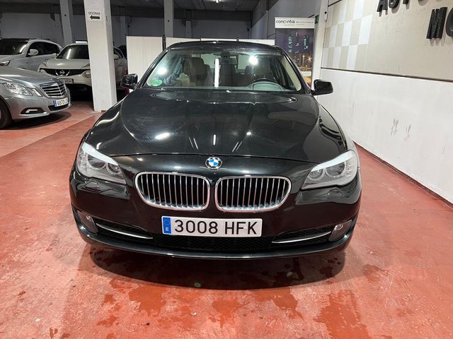 BMW Serie 5 528 i 2011