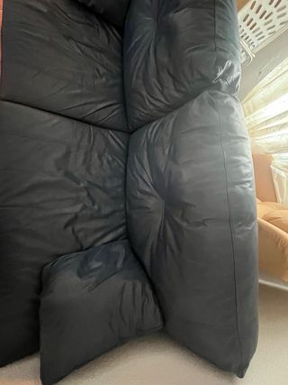 Sofá de piel azul. PREGUNTAR POR PRECIO