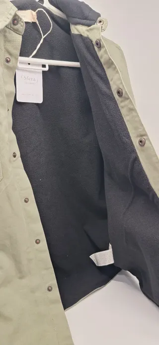 Sobrecamisa chaqueta con capucha verde oliva