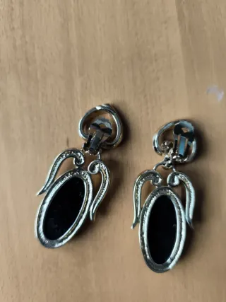 Orecchini clip bigiotteria vintage neri