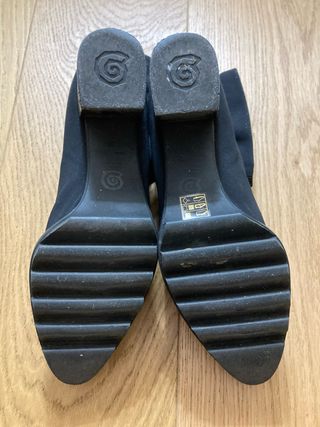 Botín elástico tacón 5 cm. Va con caja de almacena