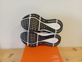 Nike (36,5 EU) Structure 25 Negro