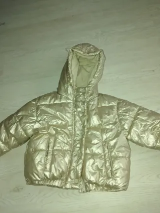 Plumífero niña dorado 3 años