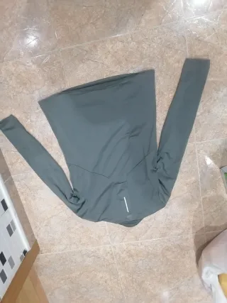 Camiseta entrenamiento Decathlon verde militar