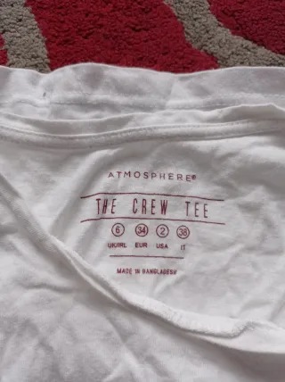 Camiseta con estampado animal print